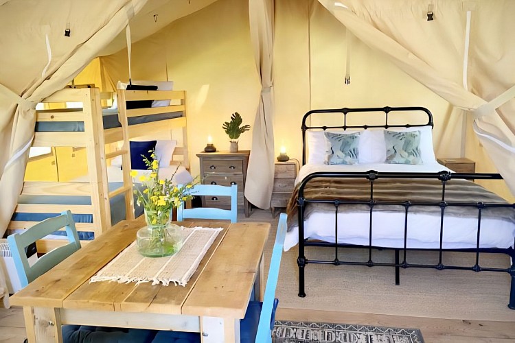 Safari-tent-2-Le-ranch-Camping-1-640x480(1)