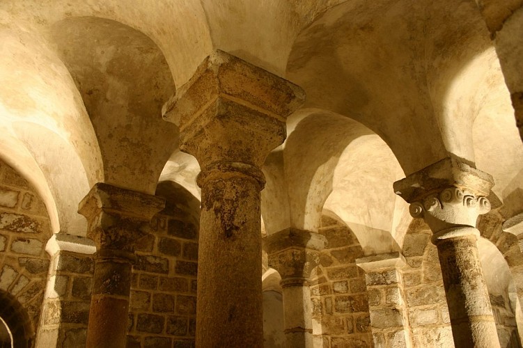 Crypte de la collégiale Le Dorat_9