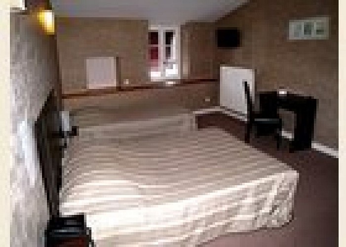 Airvault_Le_Cygne_HD3a_big_140x100_F3ECDB.jpg_4