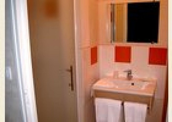 Airvault_Le_Cygne_HD3c_big_140x100_F3ECDB.jpg_5