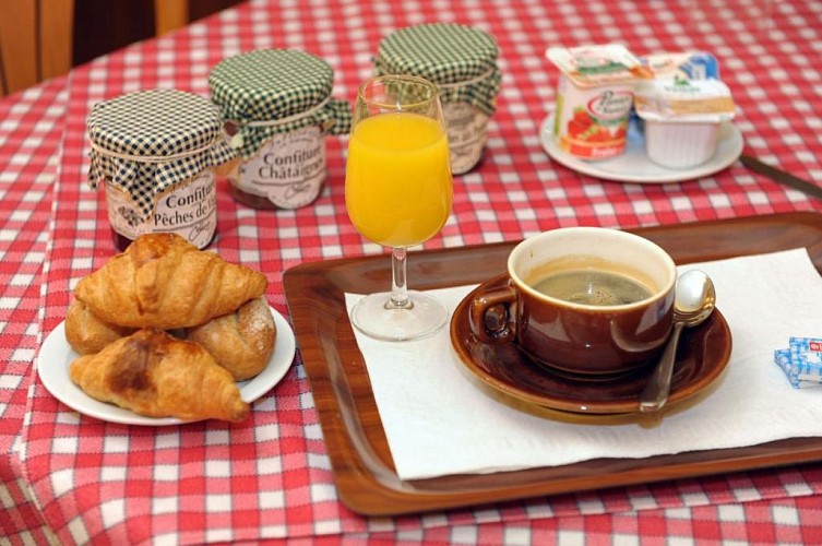 ©The Originals City, Hôtel de France pti dej