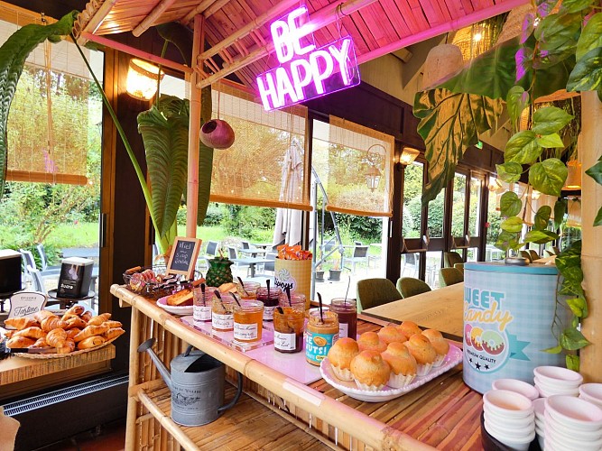 Petit déjeuner buffet à volonté