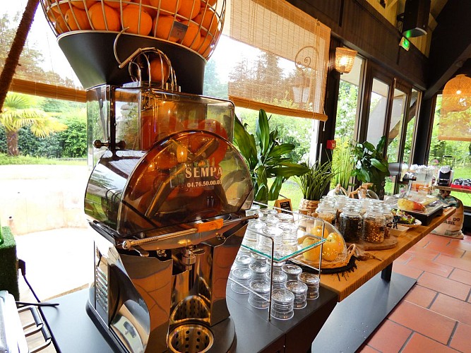 Petit déjeuner buffet à volonté