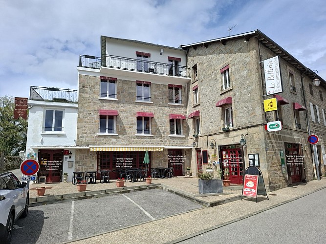 Hotel-Bistro-cafe-PMU Le Bellerive
