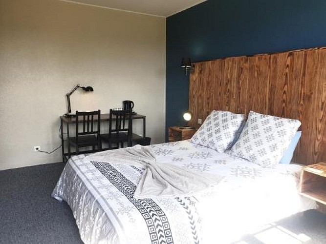 Hôtel "Motel les Tilleuls" à Peyrat-Le-Château