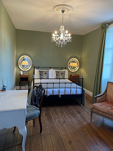 48C128E4-C1B8-459D-8F58-225EEDAC542B