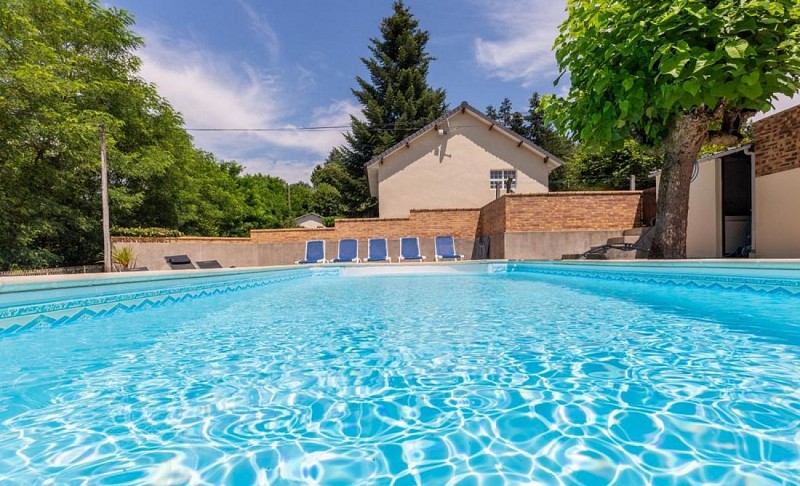 GiteAmelie-Argentat_piscineCommune_3