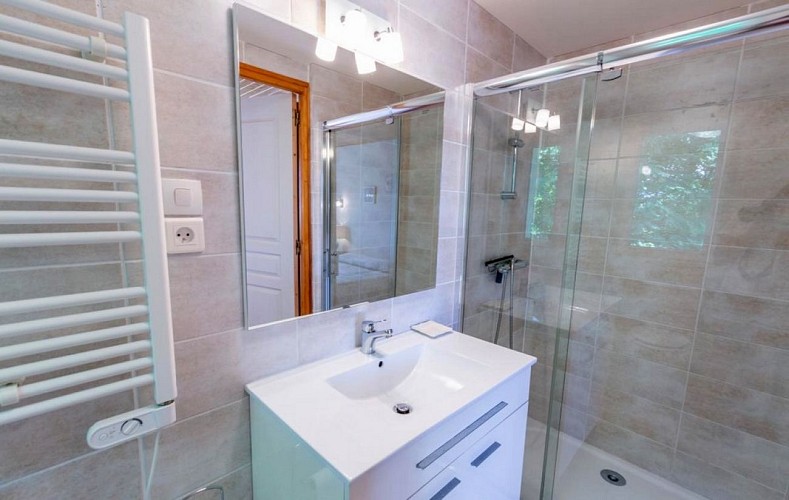 GiteAmelie-Argentat_sdb_9