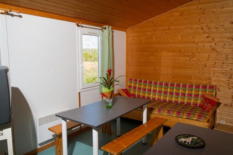 FermeDeLaGondronne-Collonges_salleAmanger_6