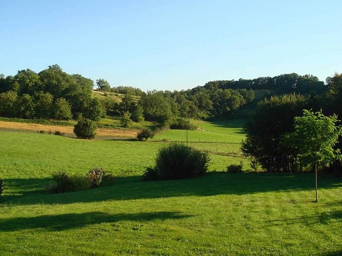 MeubléGraf-Queyssac_JardinEtVue sur la campagne_5