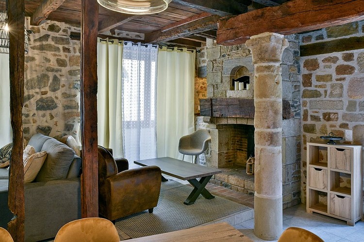 LogisFaceAL'abbatiale-Beaulieu_cheminee_3