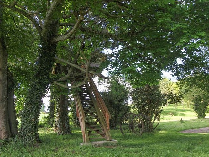 Cabane perchée  2 personnes - Domaine de la Couture