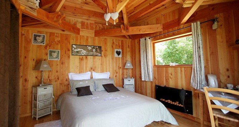 Gite : Domaine de la vergnolle cabane sur l'eau