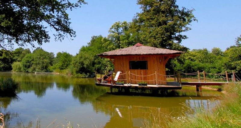 Gite : Domaine de la vergnolle cabane sur l'eau_2