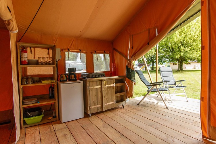 Tente safari 'Papillon' - Camping Dun le Palestel_2