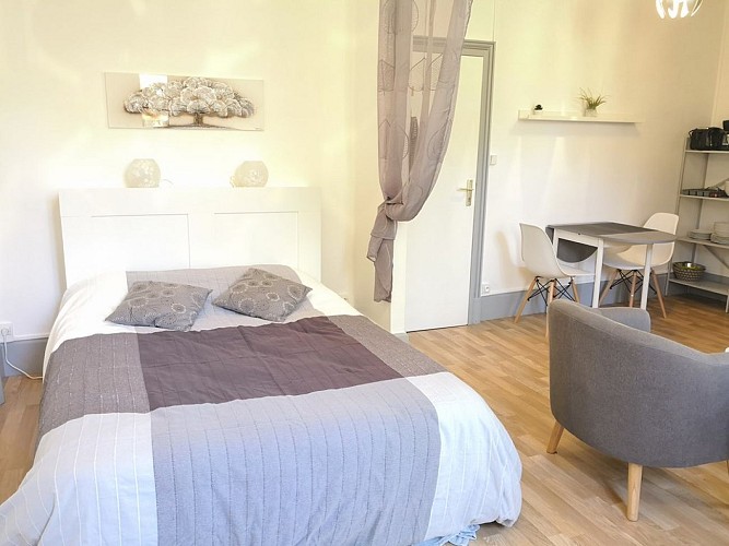 Meublé de Marine Biguerd - Chambon - Studio 6 - 2ème étage_2