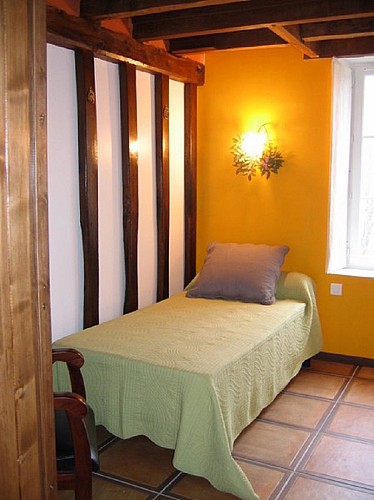 chambre-n-1-deux-lits-de-90-les-2-coqs-creuse