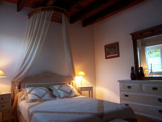 Chanbre 1 vache prisonnier