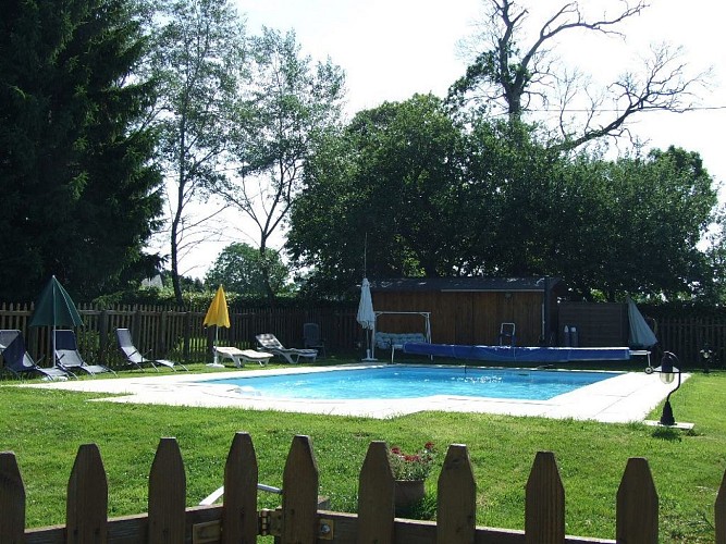 Location de Philippe MEYNIE (cerise)