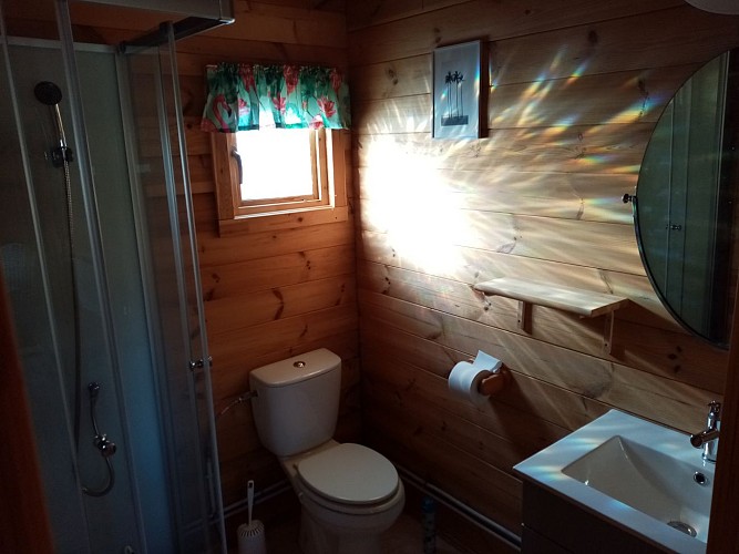 camping-la-perle-creuse-chalet Florida-6personnes-salle d'eau