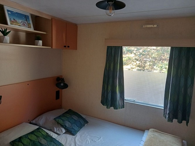 camping-la-perle-creuse-MH-4personnes-Texas-chambre lit double