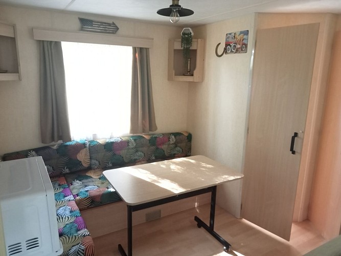 camping-la-perle-creuse-MH-4personnes-Texas-salle à manger
