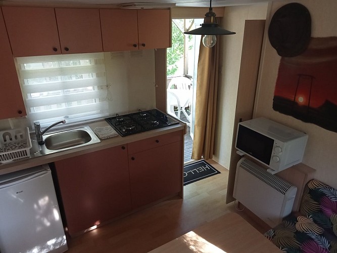 camping-la-perle-creuse-MH-4personnes-Texas-cuisine