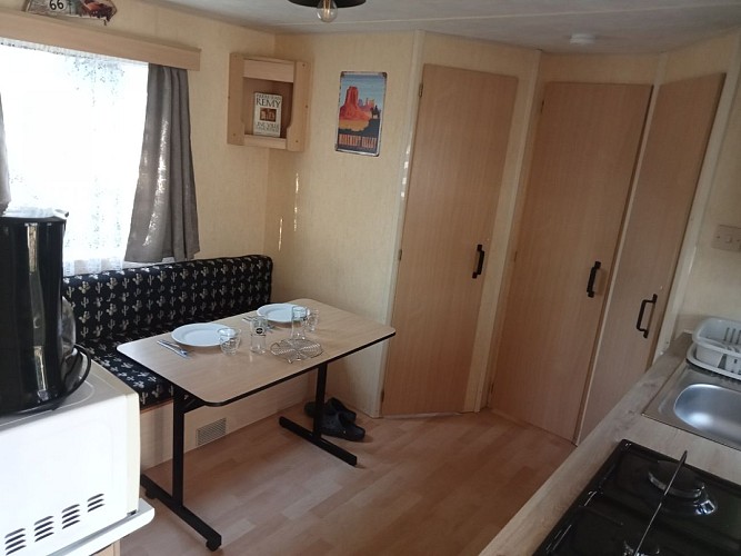 camping-la-perle-creuse-MH-4personnes-Arizona-pièce de vie