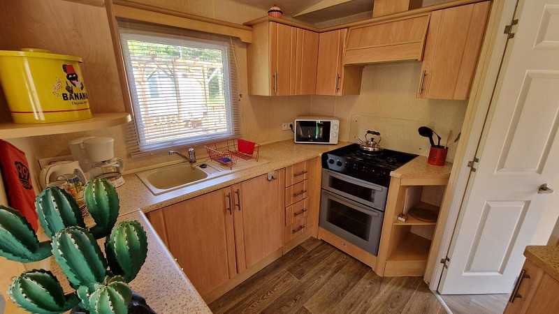 camping-la-perle-creuse-MH-6personnes-Californie-cuisine