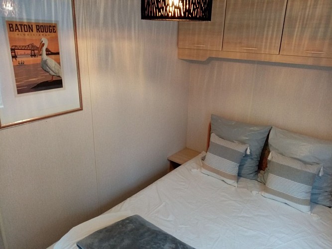 camping-la-perle-creuse-MH 4 personnes-Louisiane-chambre lit double