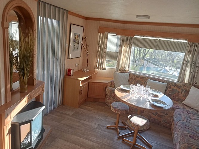 camping-la-perle-creuse-MH 4 personnes-Louisiane-pièce de vie2