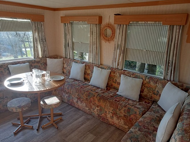 camping-la-perle-creuse-MH 4 personnes-Louisiane-salon