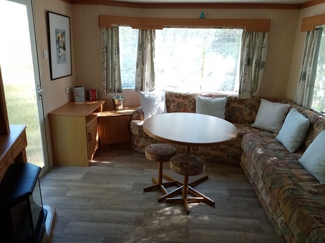 camping-la-perle-creuse-MH 4 personnes-Louisiane-salon