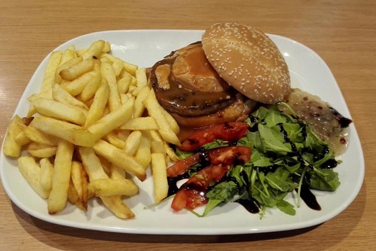 48423919_659850071079176_2376149931632099328_n