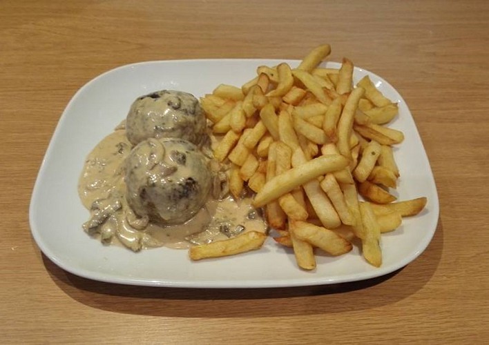 34300152_528346644229520_8319257485194035200_n