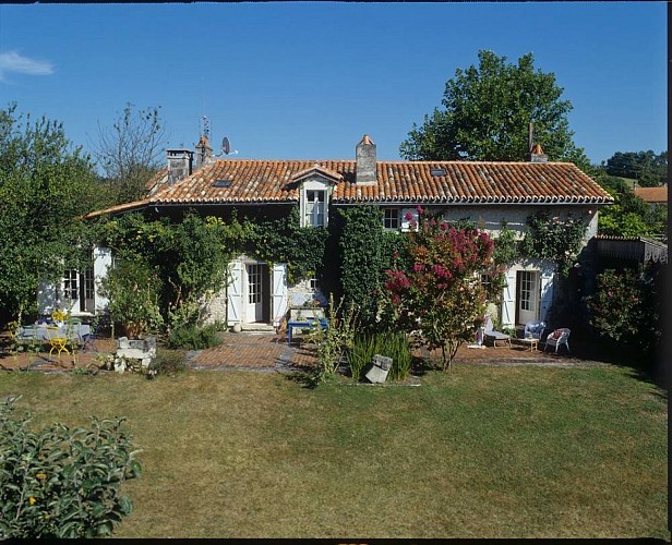 Gîte Fond Losse Lusignac exterieur