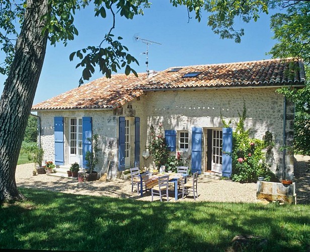 Chez Jouan Lusignac terrasse