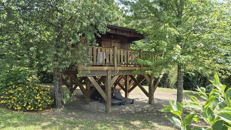 Cabane sur pilotis Ouetou, spa, proche de Sarlat