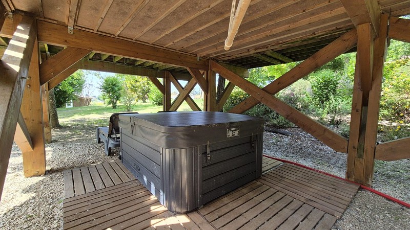Cabane sur pilotis Ouetou, spa, proche de Sarlat