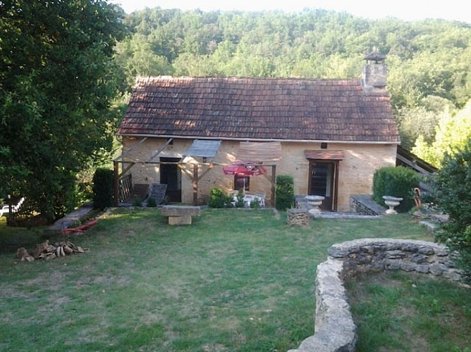 GOURGON Gîtes La Cantharide maison