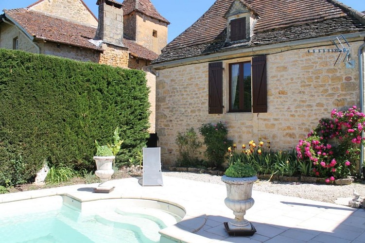 Le Bercail avec piscine chauffée proche de Sarlat