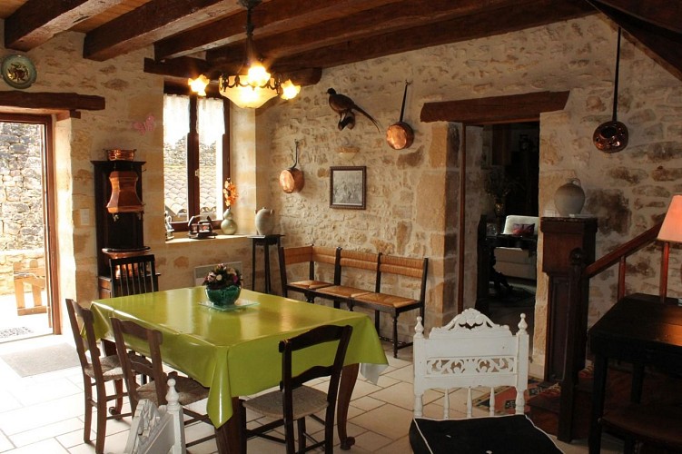 Le Bercail avec piscine chauffée proche de Sarlat