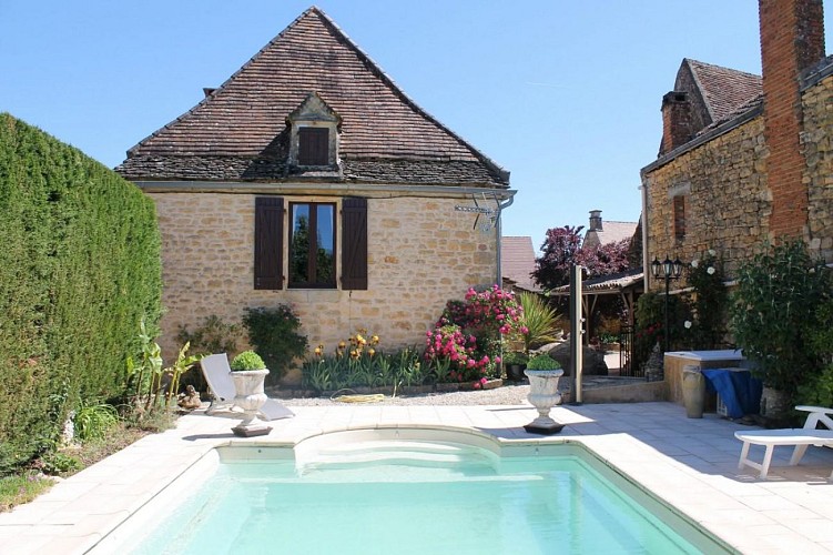 Le Bercail avec piscine chauffée proche de Sarlat_1