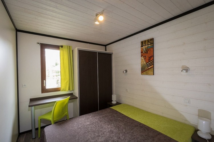 MONDAMERT-CLV24--11-