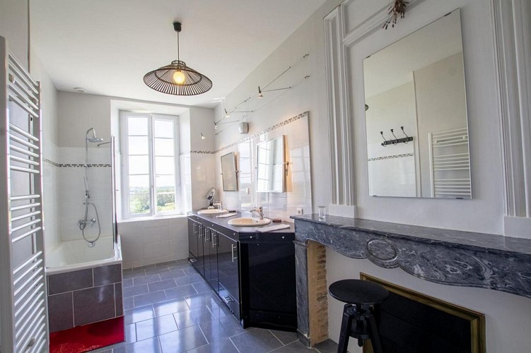 Gite la Gironie sdb noir