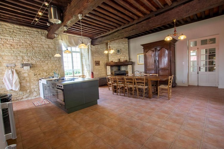 Gite la Gironie cuisine séjour