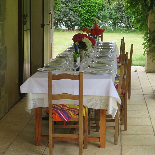 gite-demuelenaere-st-martial-dartenset-terrasse