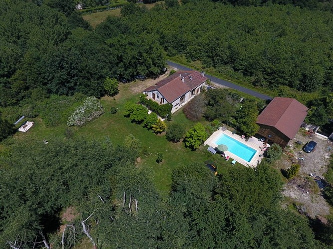 gite-le-mas-st-martial-d'artenset-vue-du ciel1