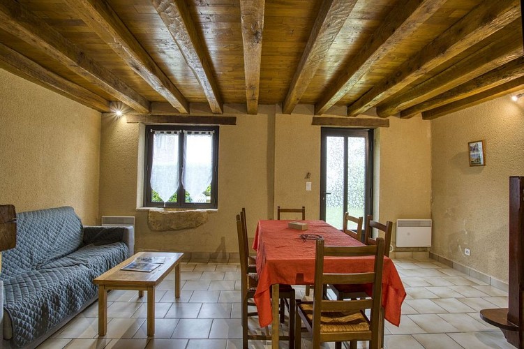 Corine3_sejour_salon - Village de gîtes Combas