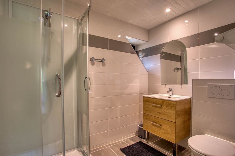 7-Berthine-Sdb1-chambre2